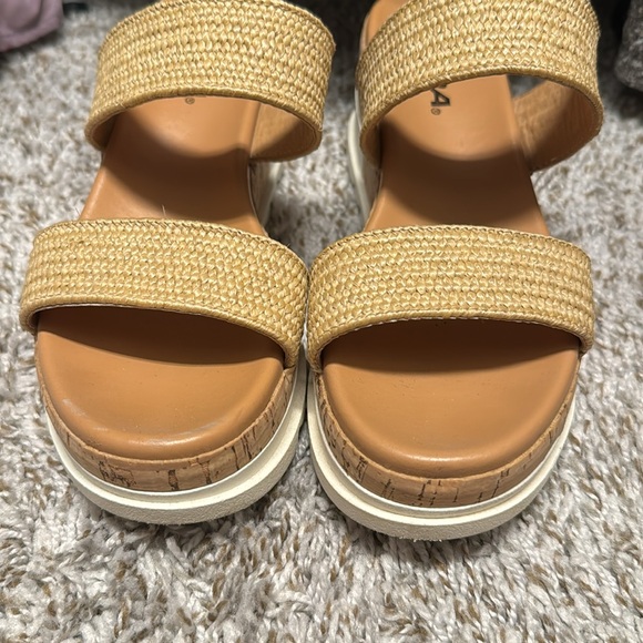 Woven Platform Sandals - Picture 2 of 3